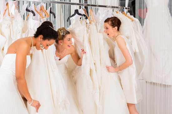 Aposte na compra online de um vestido de noiva