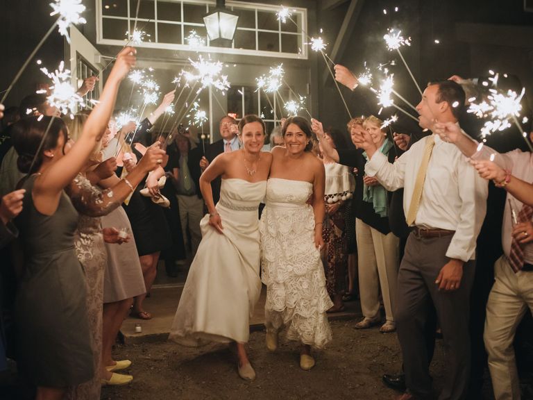 Tudo-o-que-você-precisa-saber-sobre-sparklers-de-casamento