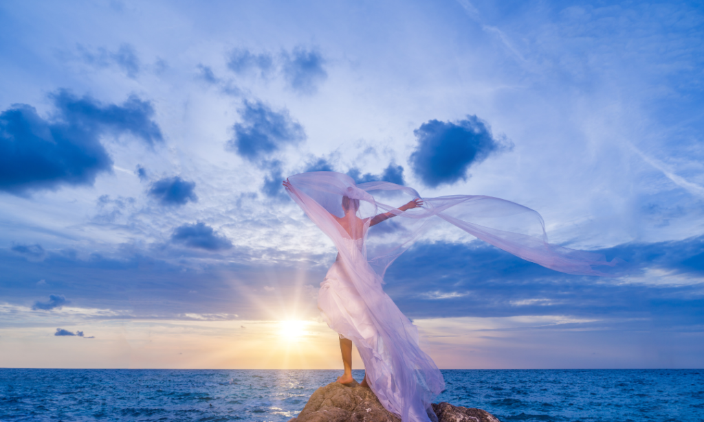 Celebre em grande estilo: Vestidos de noiva para casamentos em destinos à beira-mar