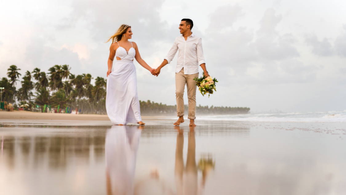 Onde o mar encontra o céu, o casamento perfeito se torna realidade.