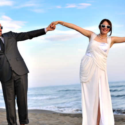 Casar na praia é um momento mágico e inesquecível.