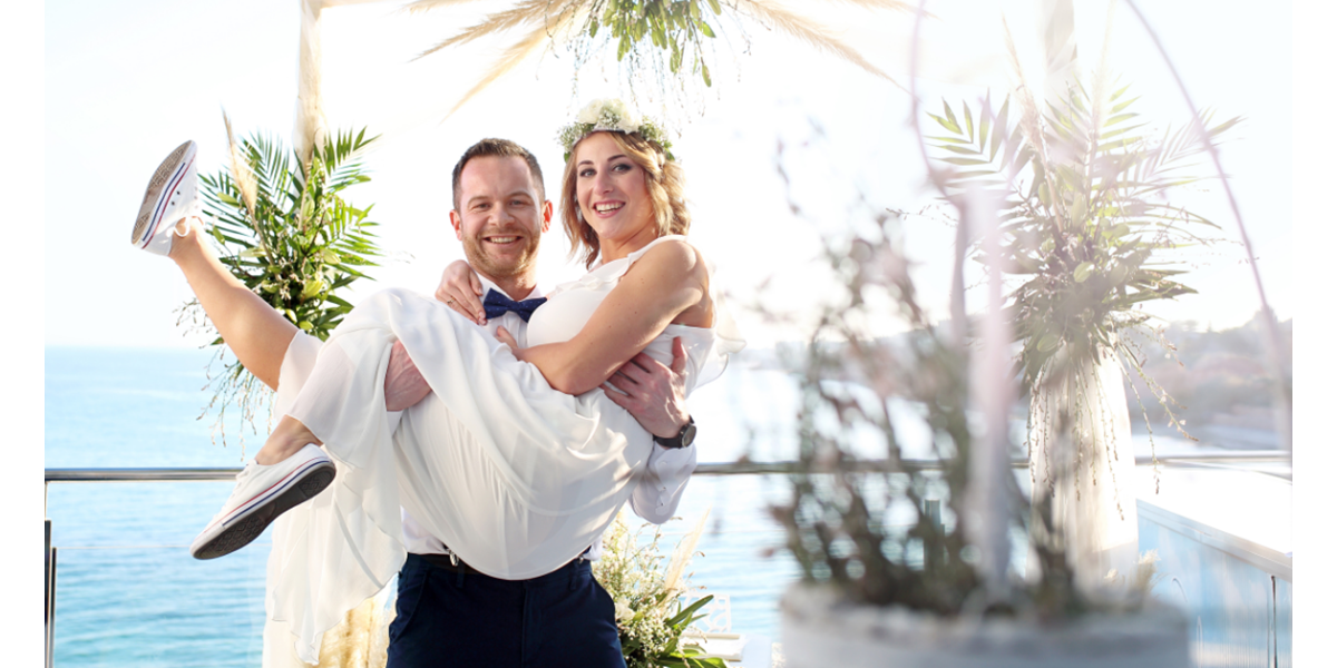 Planeje um casamento pequeno e íntimo com elegância e sofisticação.