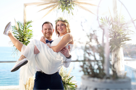 Planeje um casamento pequeno e íntimo com elegância e sofisticação.