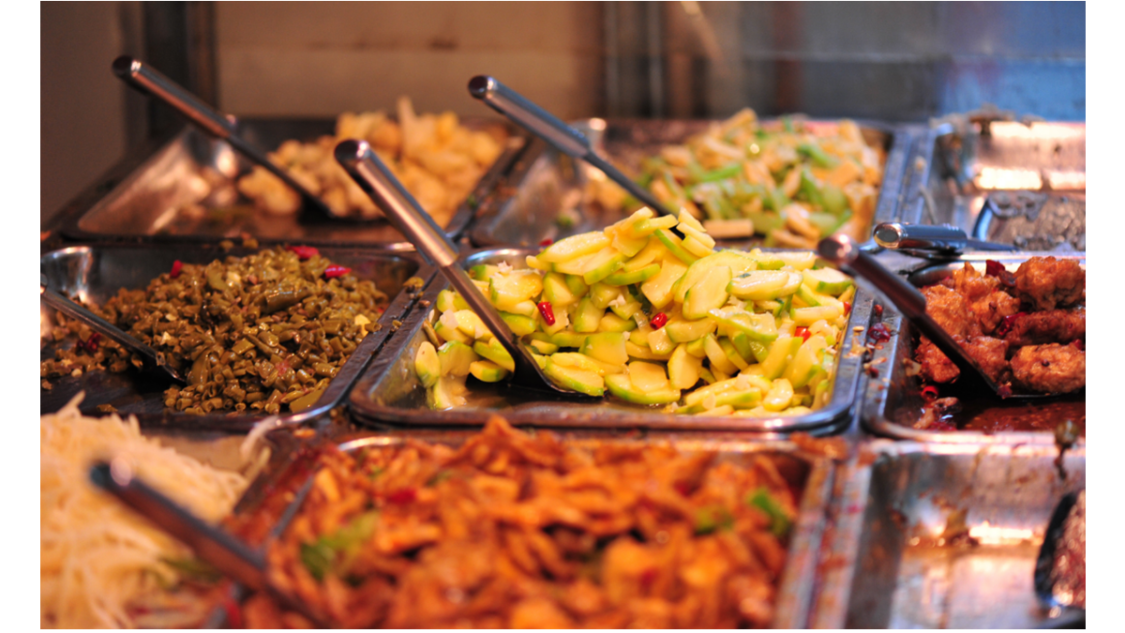 O buffet perfeito vai além do sabor: atenção ao estilo e ao atendimento é fundamental.